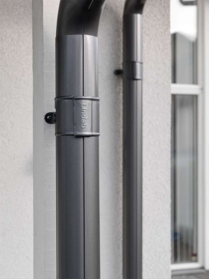Lindab Steel Guttering - Gutter Joint with Bracket Lindab Steel Guttering - Gutter Joint with Bracket