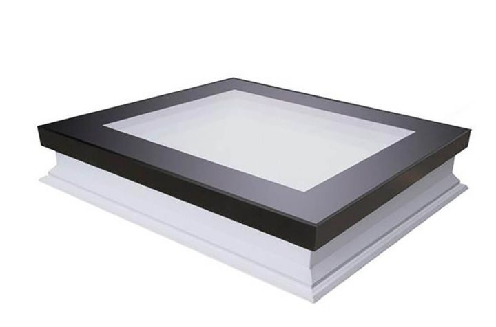 Fakro Flat Roof Window - Flat and Non-Opening - Passive Quadruple Glazing [DXF-D U8]