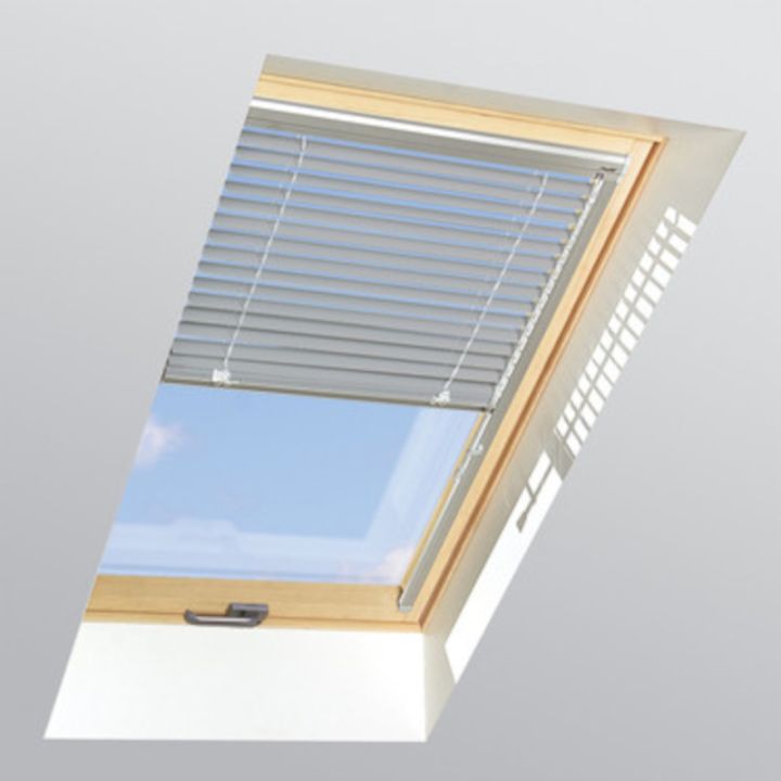 Fakro - AJP - Standard Manual Opening Venetian Blind Fakro - AJP - Standard Manual Opening Venetian Blind