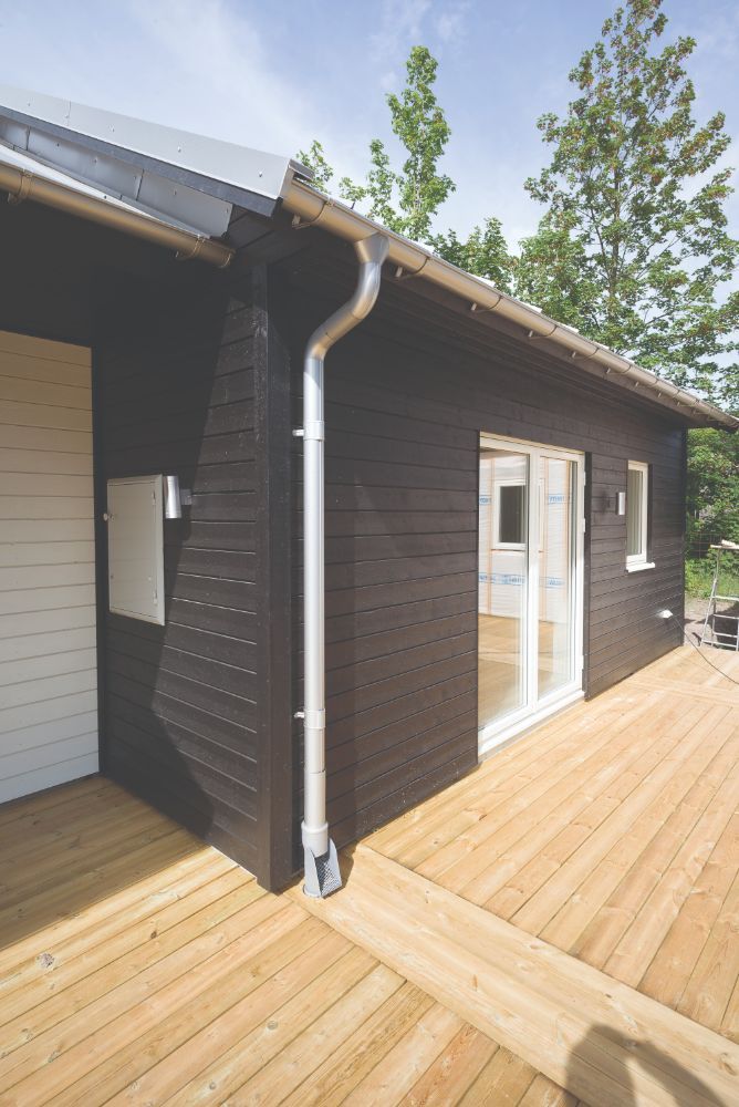 Lindab Guttering - Self-cleaning Leaf Trap (HD Polythene) SLS 100mm Lindab Guttering - Self-cleaning Leaf Trap (HD Polythene) SLS 100mm