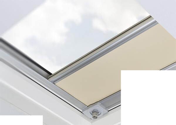 Fakro - ARF/D II 255 - Flat Roof Manual Blackout Blind - White