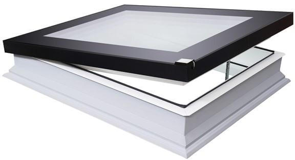 Fakro Flat Roof Window - Flat and Electric Opening - Engergy Efficient Triple Glazing [DEF-D U6]