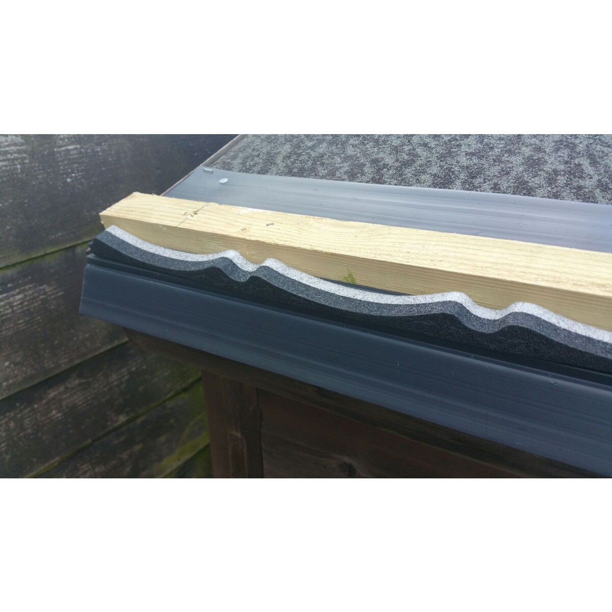 Lightweight Tiles - Eaves & Ridge Foam Filler Pair - 1100mm (Grey)
