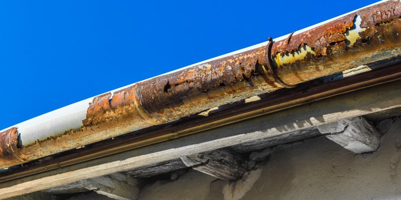 Mega Guide to Replacing Gutters