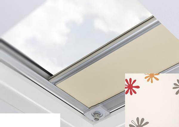 Fakro - ARF/D III 239 - Flat Roof Manual Blackout Blind - Cream Fakro - ARF/D III 239 - Flat Roof Manual Blackout Blind - Cream