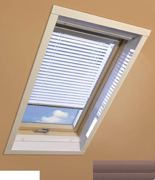 Fakro - AJP II 162 - Standard Manual Venetian Blind - Brown Fakro - AJP II 162 - Standard Manual Venetian Blind - Brown