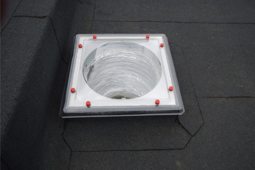 Em-Tube Flat Roof Sun Tunnel to Suit Builders Upstand with Flexible Tubes
